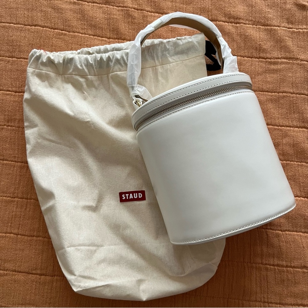 NWOT Staud Vitti Leather Bucket Bag